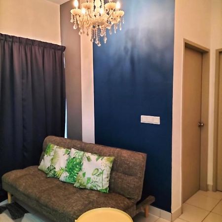 Hani Homestay Wifi Netflix Secure Parking Klia Usim Inti Aeon Mall Nilai Exterior foto