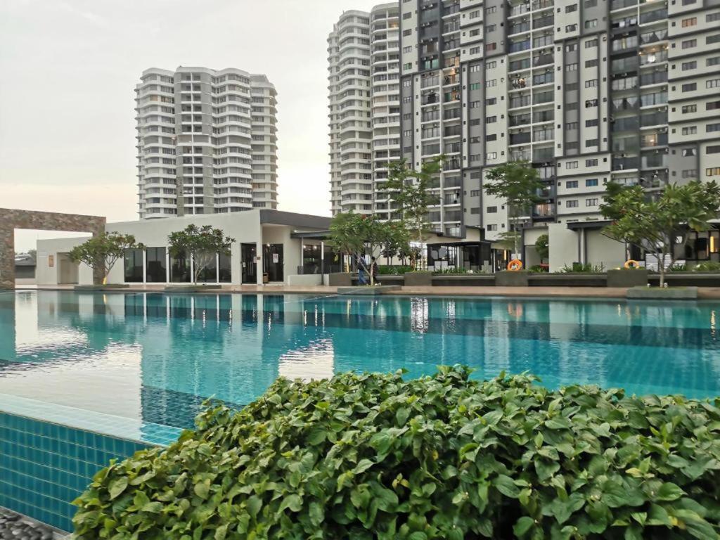 Hani Homestay Wifi Netflix Secure Parking Klia Usim Inti Aeon Mall Nilai Exterior foto